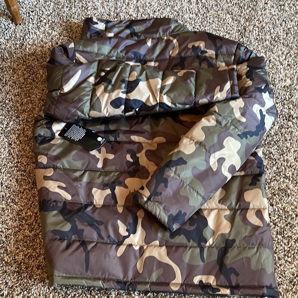Volcom puffer jacket new with tags - Picture 7 of 11